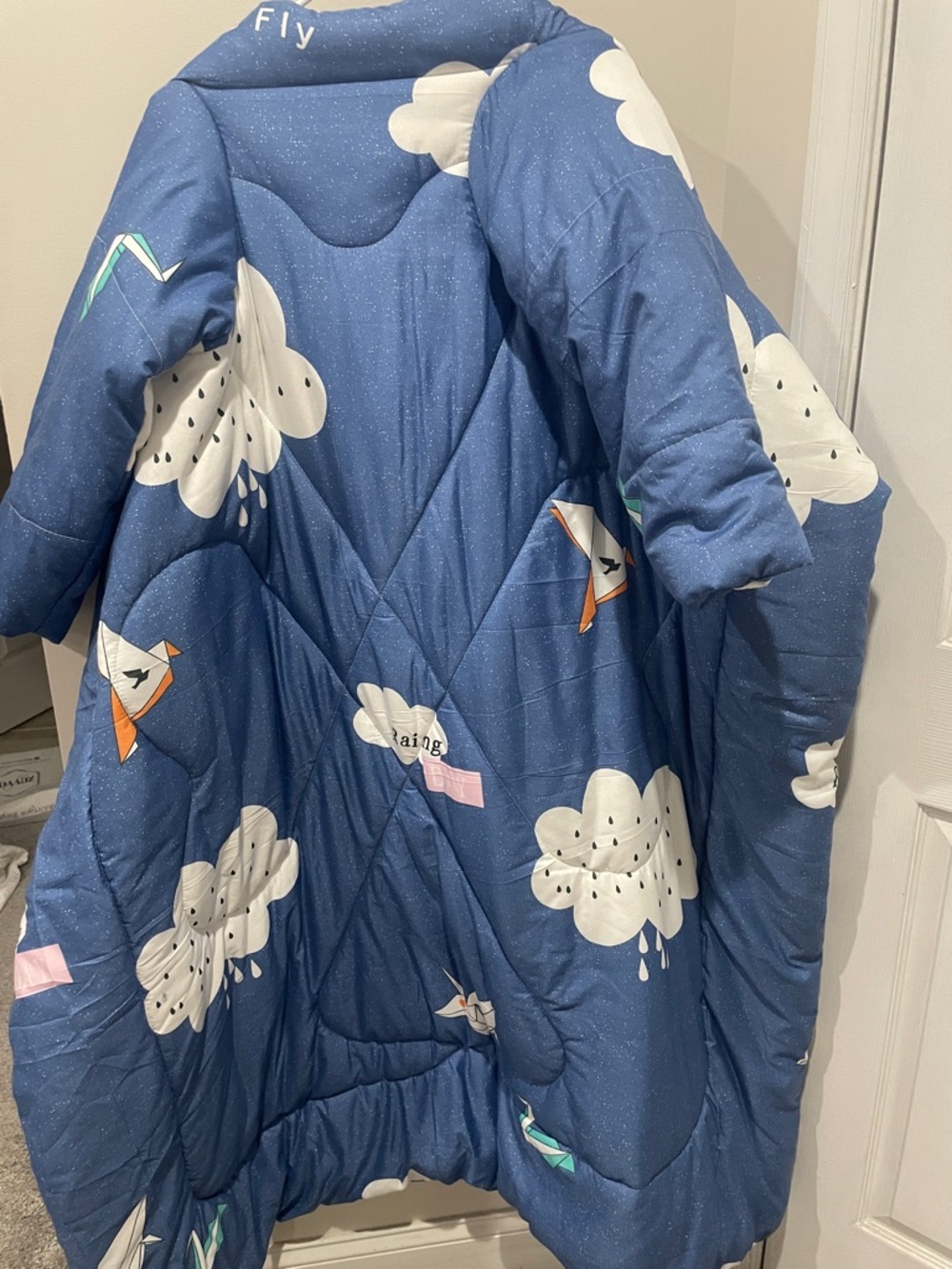 Source Unknown Blue Cloud & Kite Kids Blanket Throw